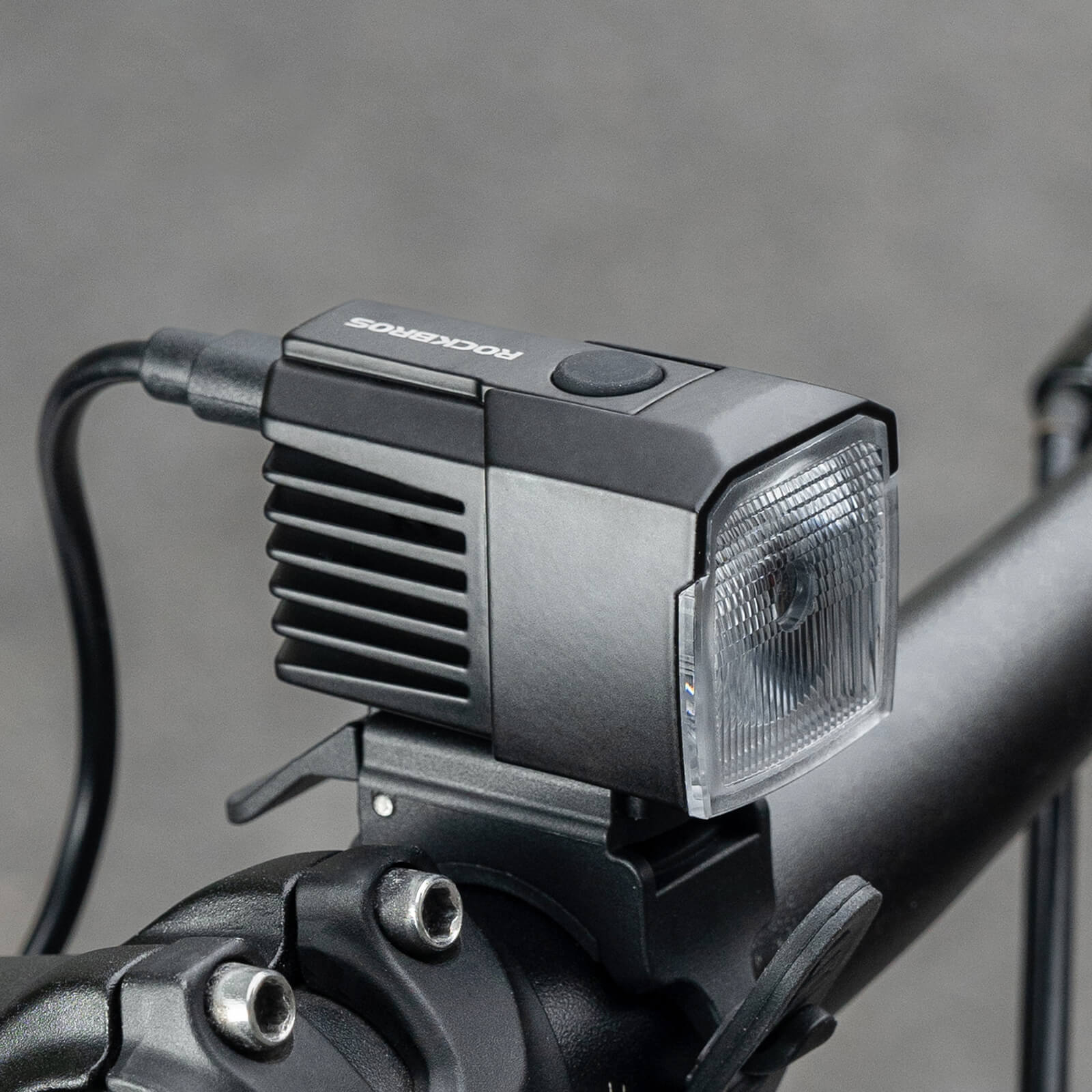 ROCKBROS 1600LM high power USB powered bike light for night riding safety.