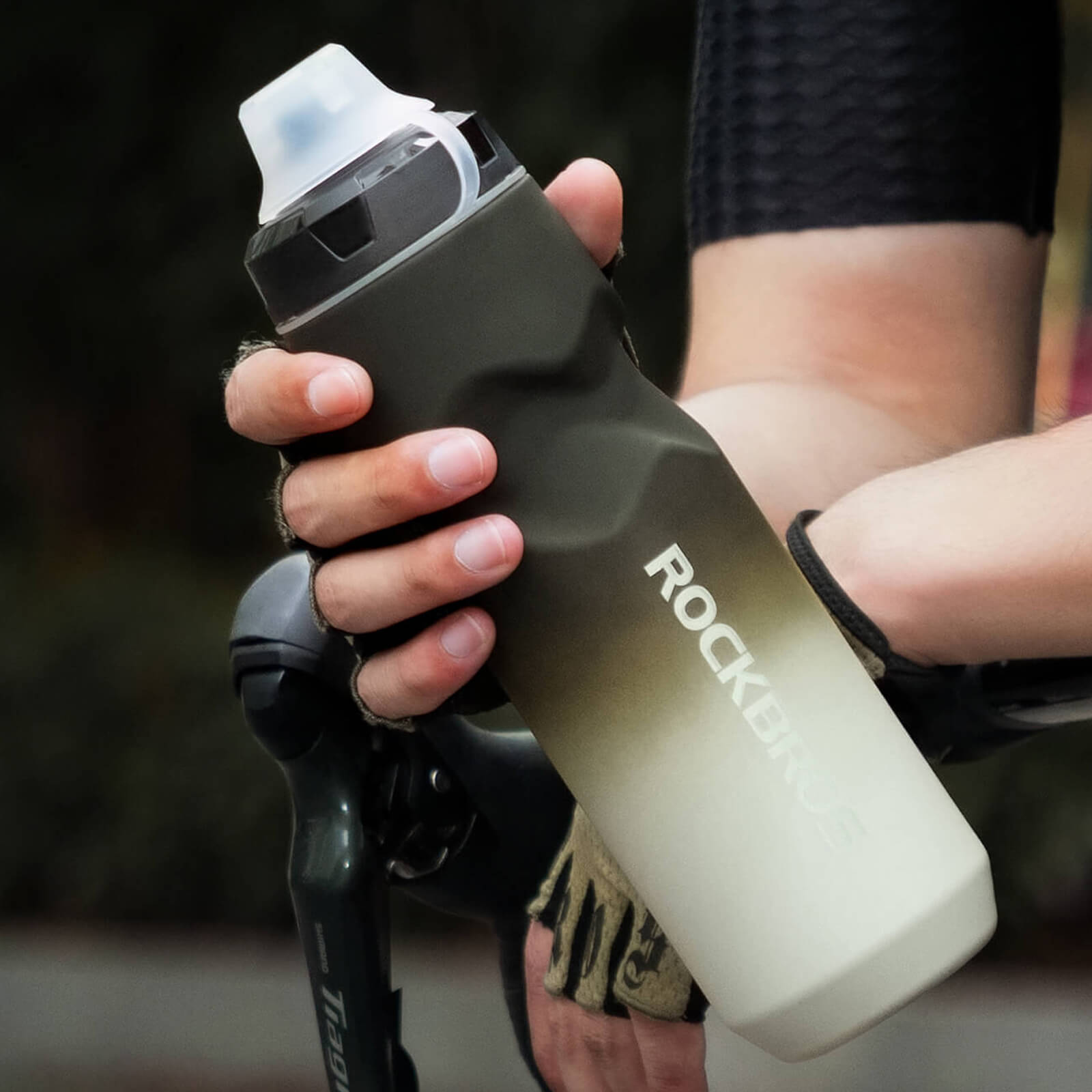 rockbros naturesip 750ml water bottle sports hydration
#color_black