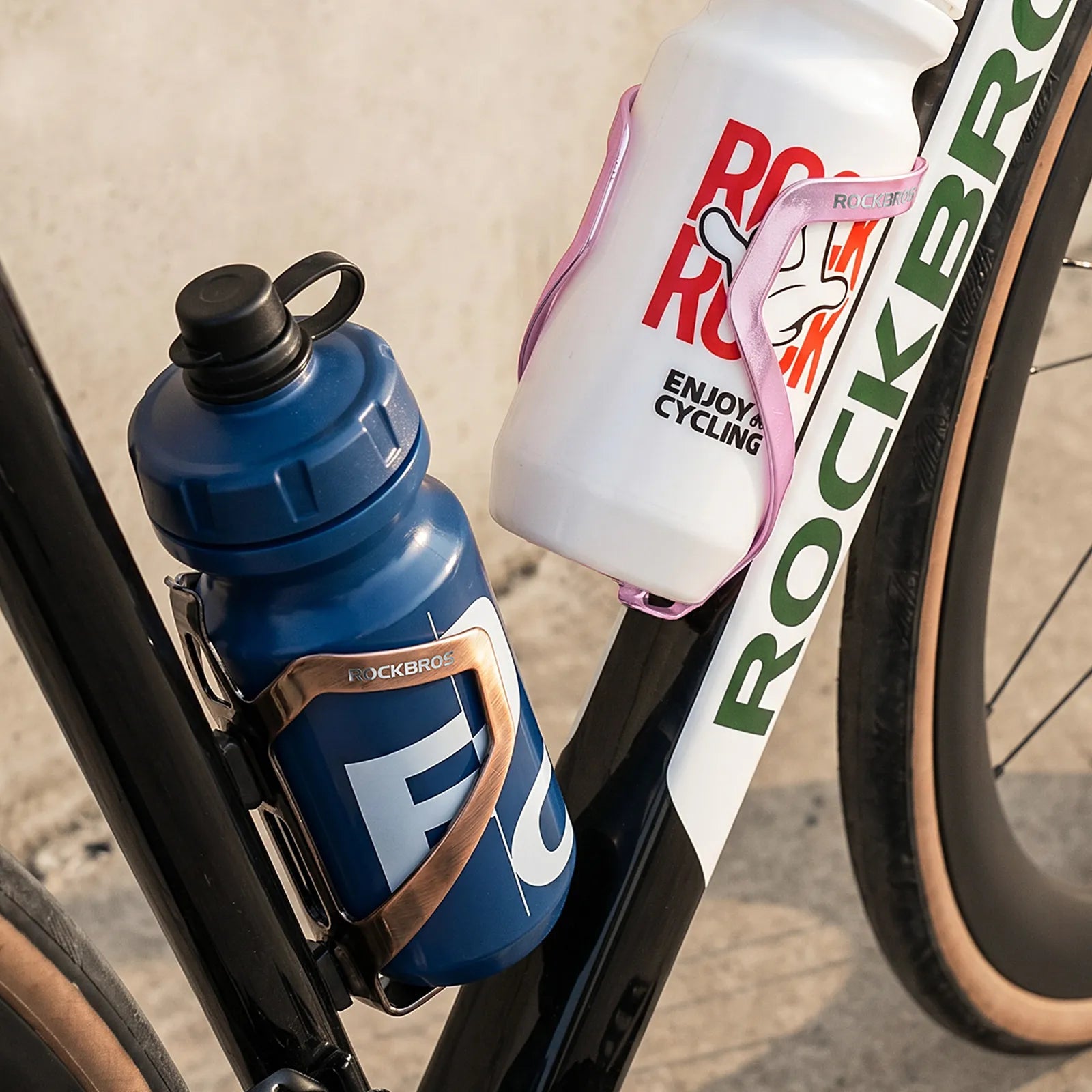 ROCKBROS CR-56 lightweight electroplated aluminium bike bottle cage in shiny metallic finish.
#color_white