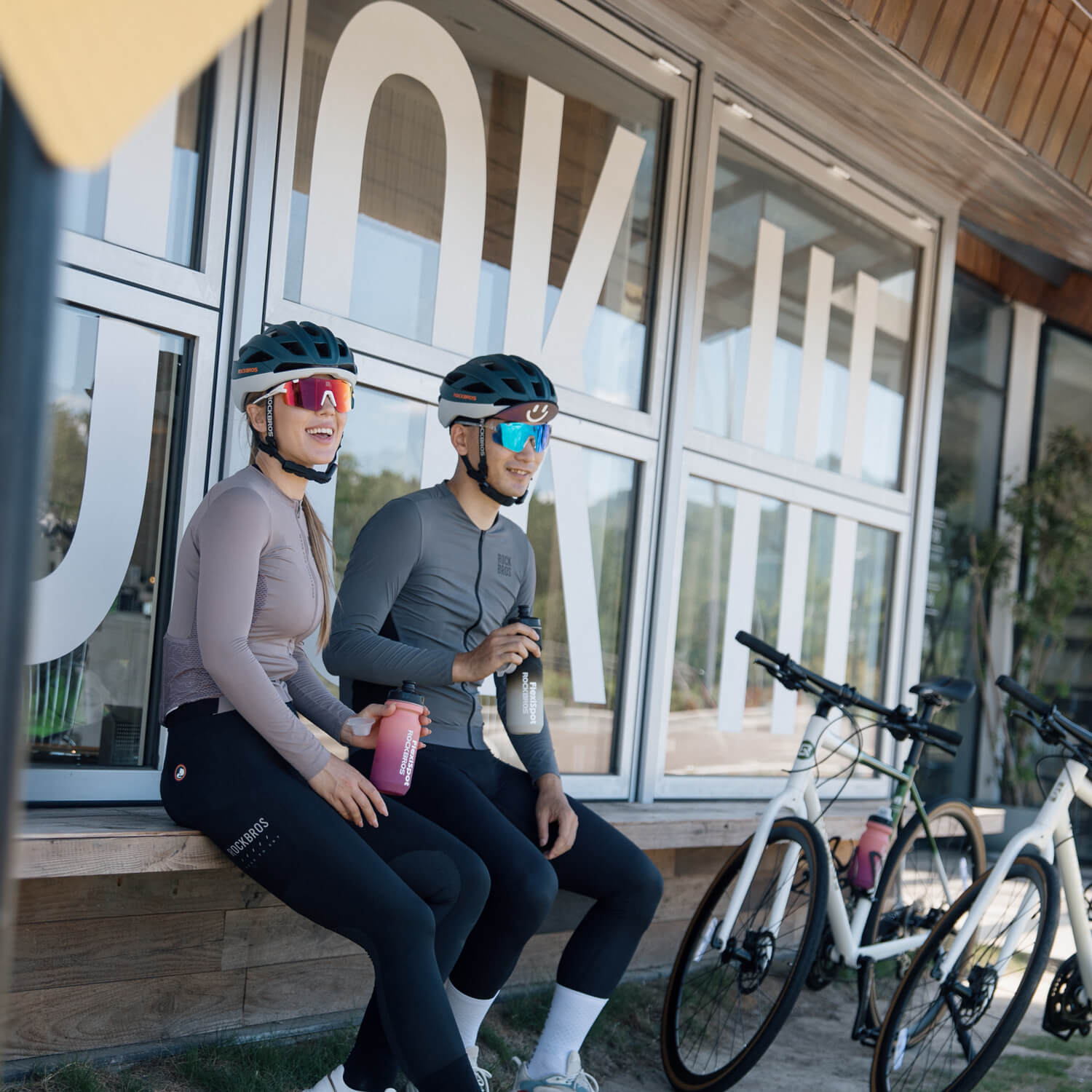 rockbros team participating in cycling event, reflecting brand culture.