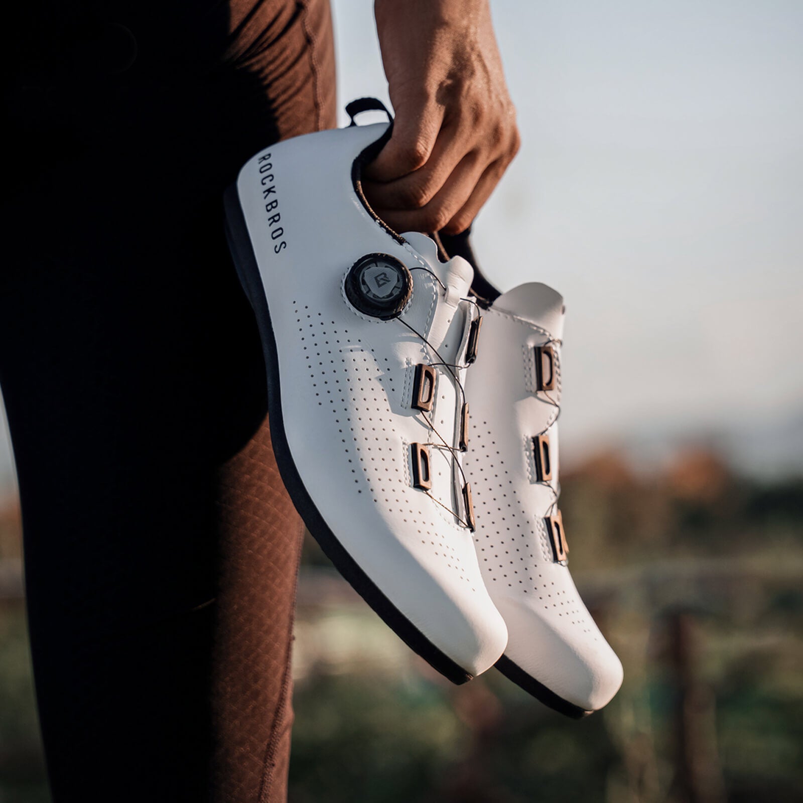 ROCKBROS flat pedal non-cleat cycling shoes for road and mtb riding.