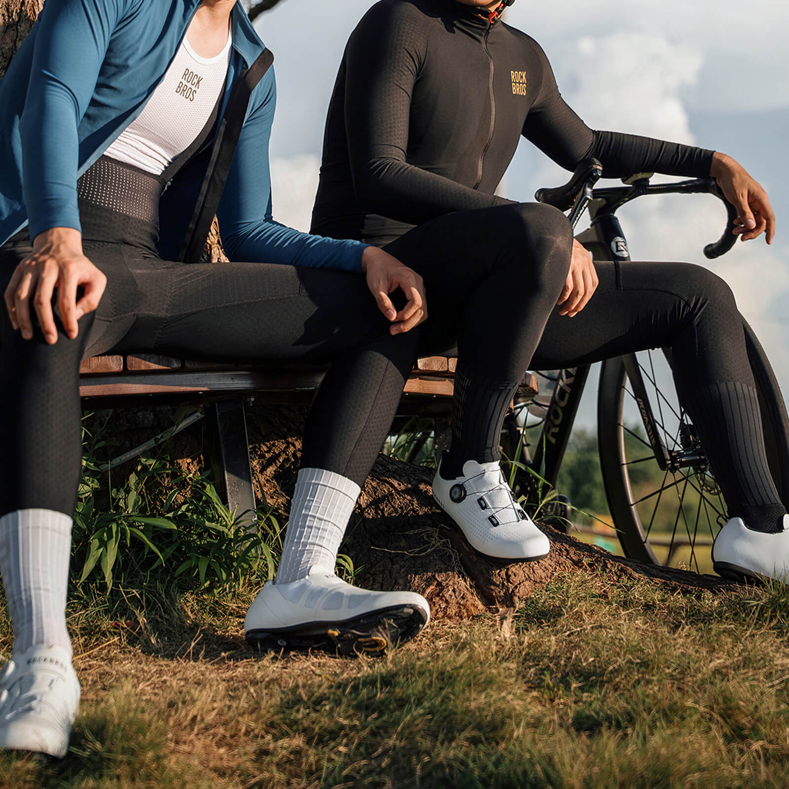 ROCKBROS flat pedal non-cleat cycling shoes for road and mtb riding.