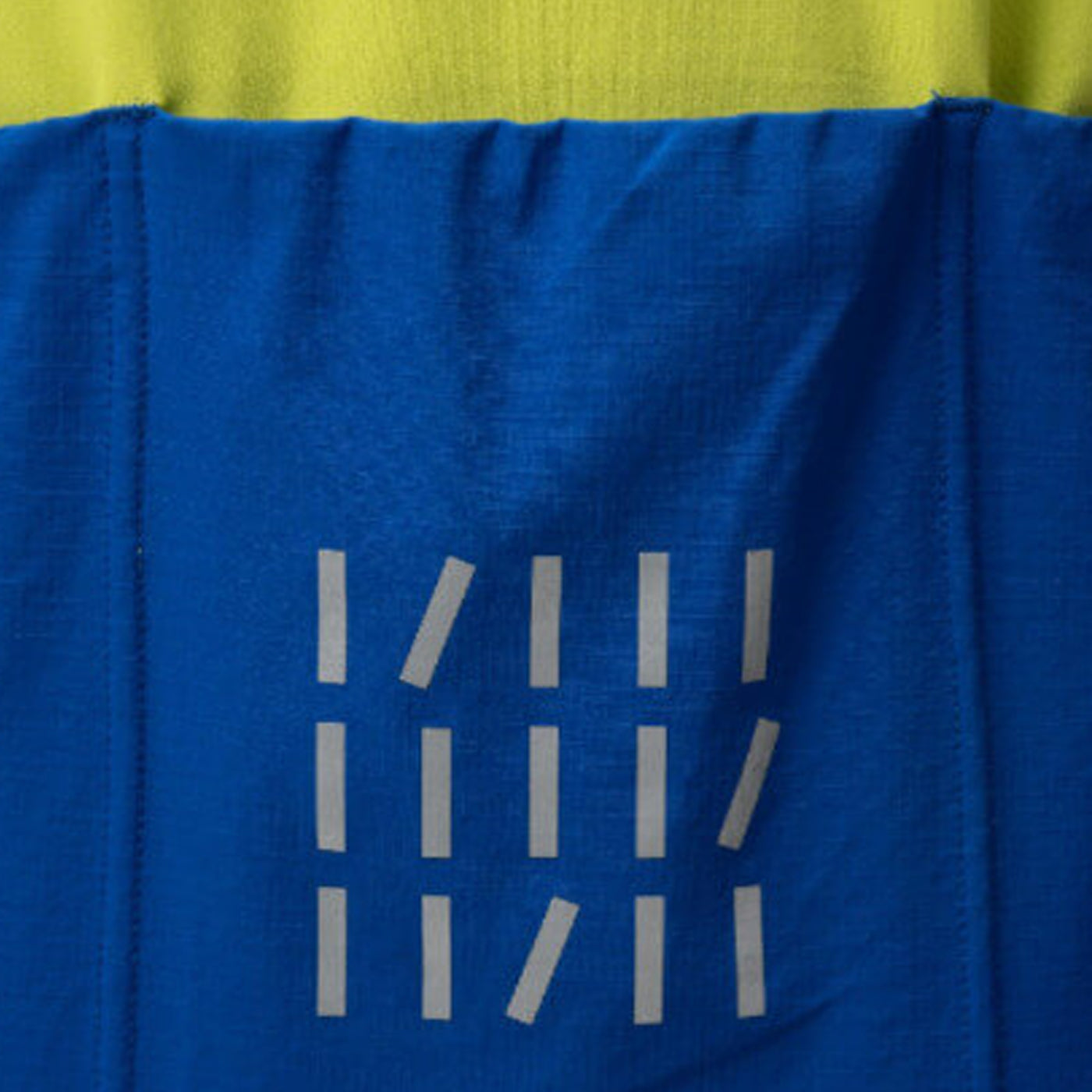 rockbros half-zip colorful cycling jersey for summer rides.