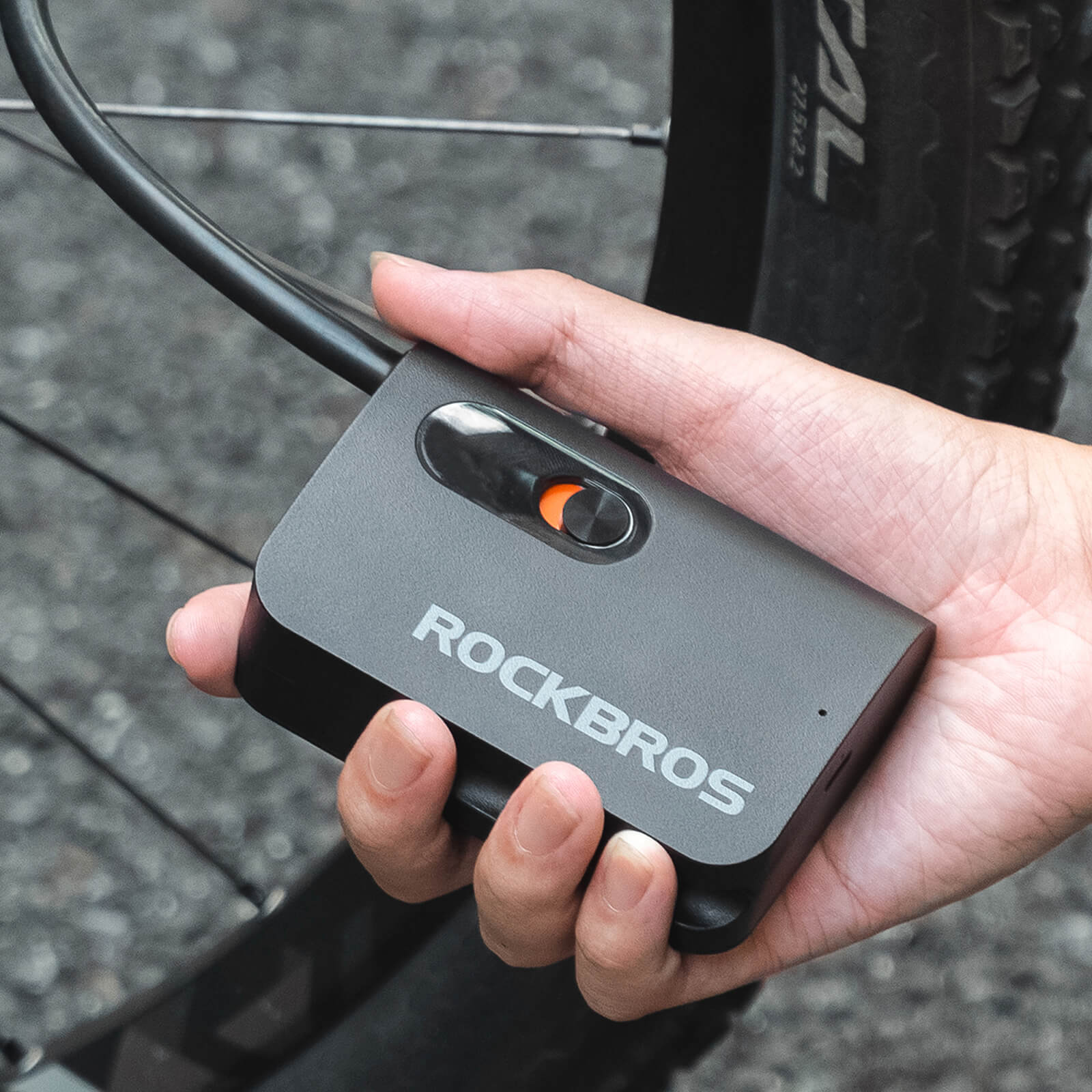 ROCKBROS L1 Mini Electric Bike Tyre Pump 70PSI Cordless Air Inflator for Bicycles.