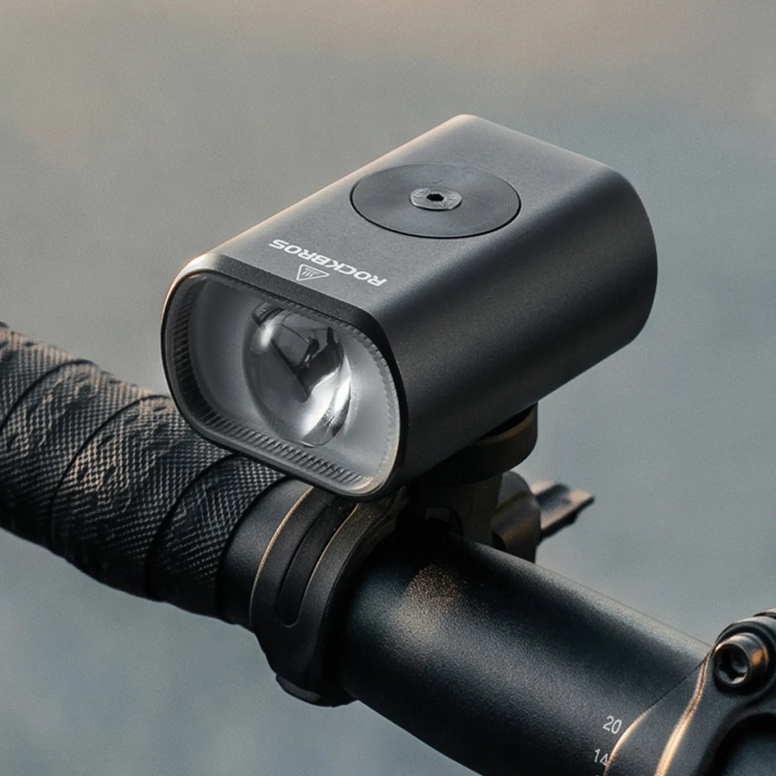 Rockbros M5 1000 lumen multi-beam bike front light for nighttime cycling