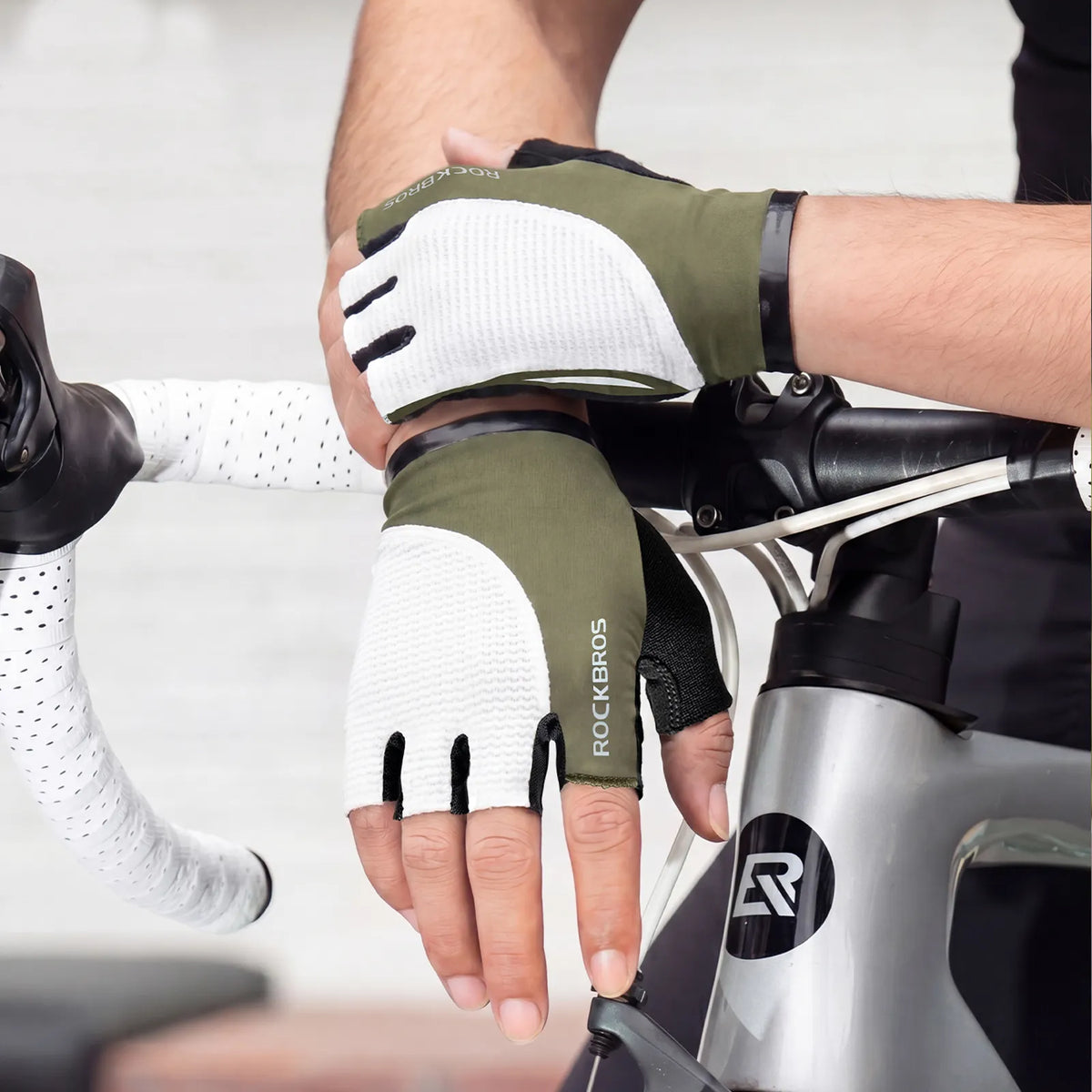 ROCKBROS olive green anti-slip half-finger cycling gloves overview