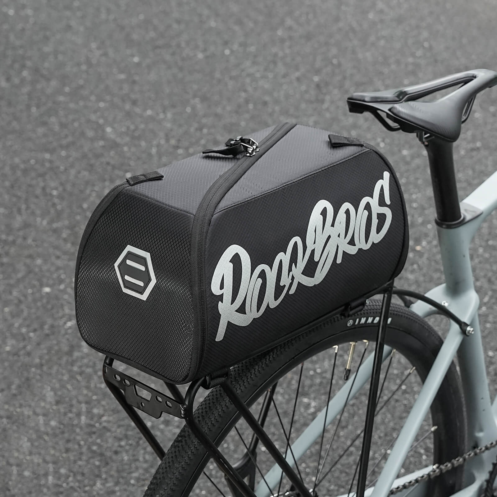 rockbros morph one-piece bike pannier bag for cycling storage.
#option_Standard (11.6L)