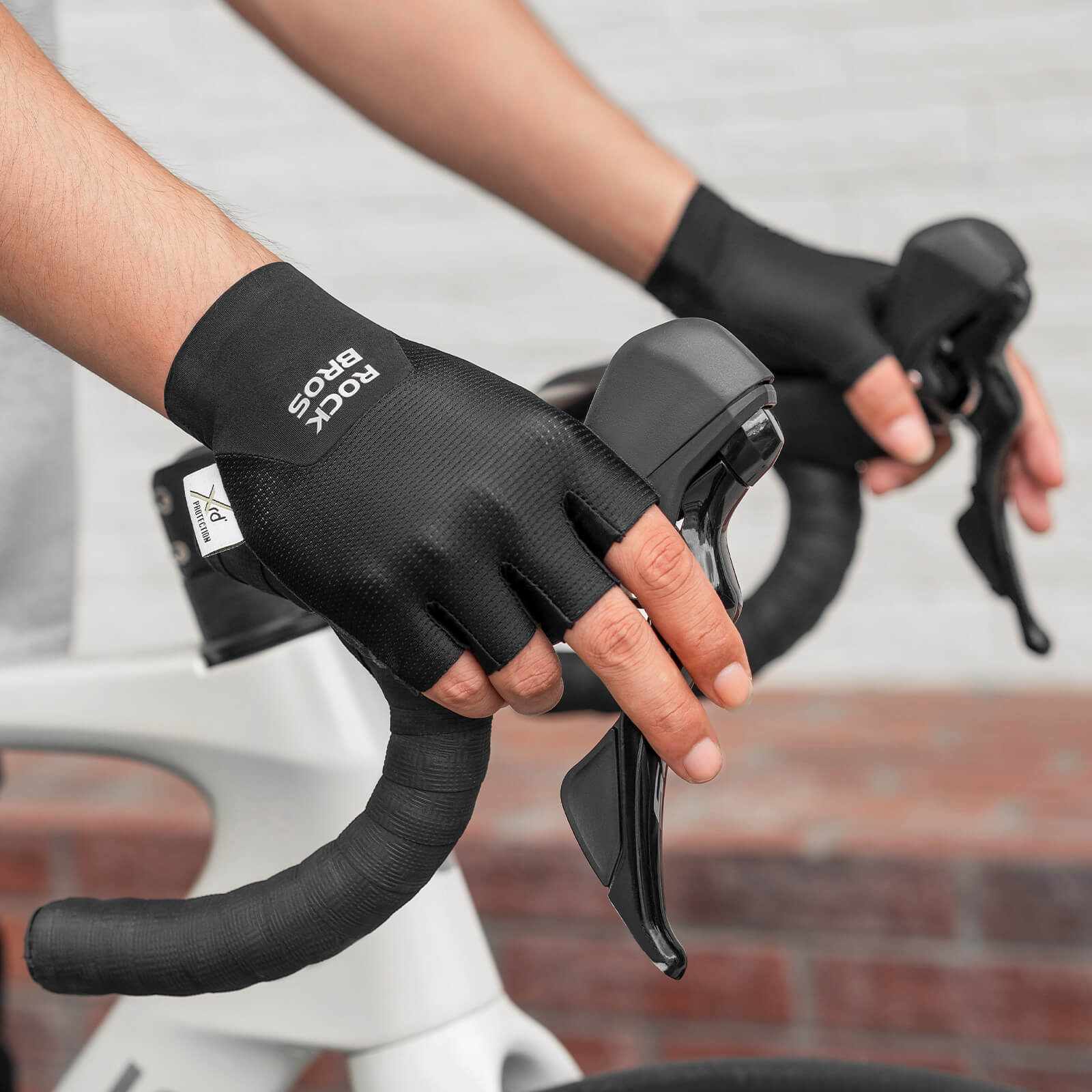 ROCKBROS Padded Half Finger Riding Gloves with Poron XRD Cushioning.
#color_black