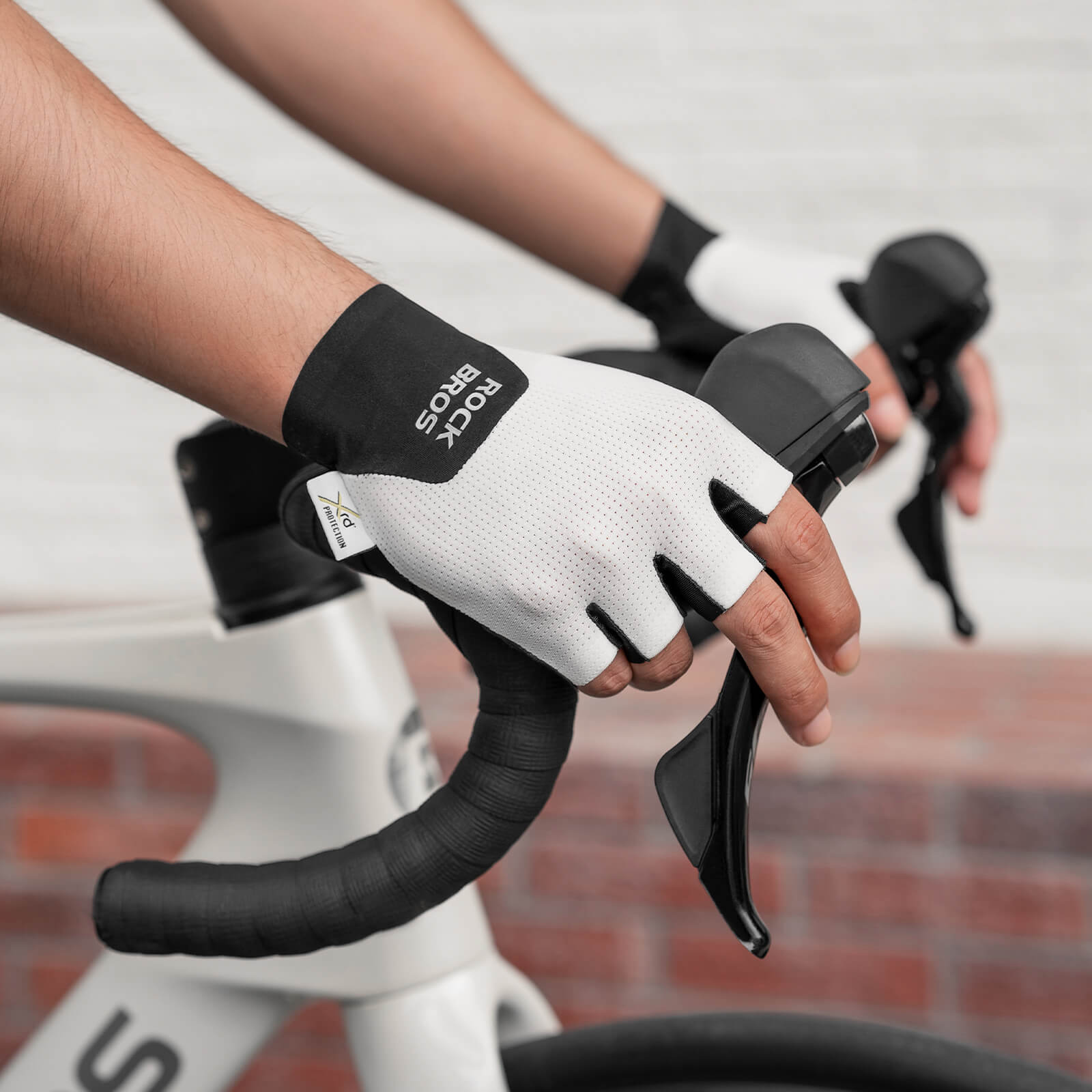 ROCKBROS Padded Half Finger Riding Gloves with Poron XRD Cushioning.
#color_white