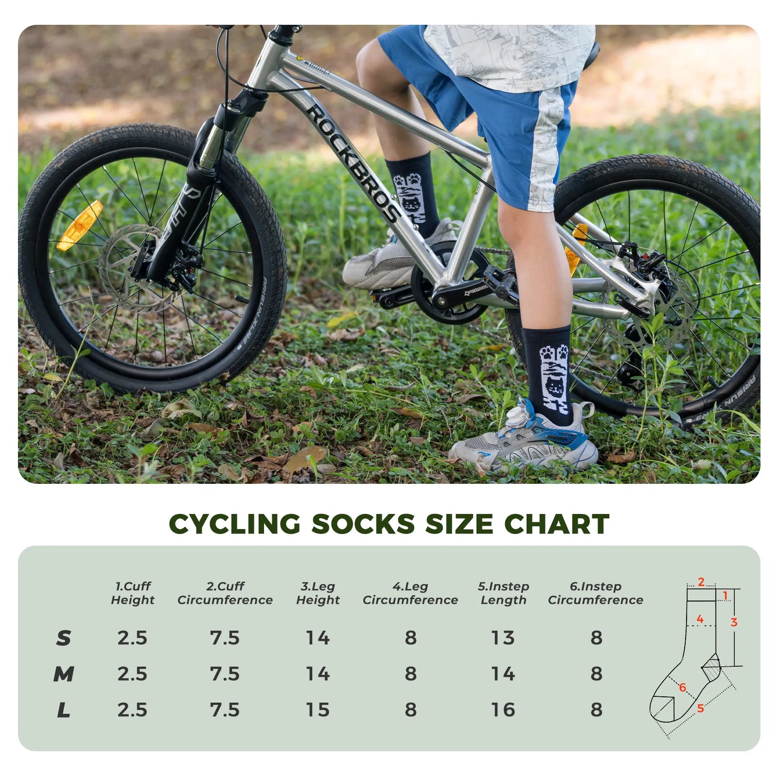 Close-up of the breathable mesh fabric on ROCKBROS youth cycling socks for moisture-wicking.
#color_black