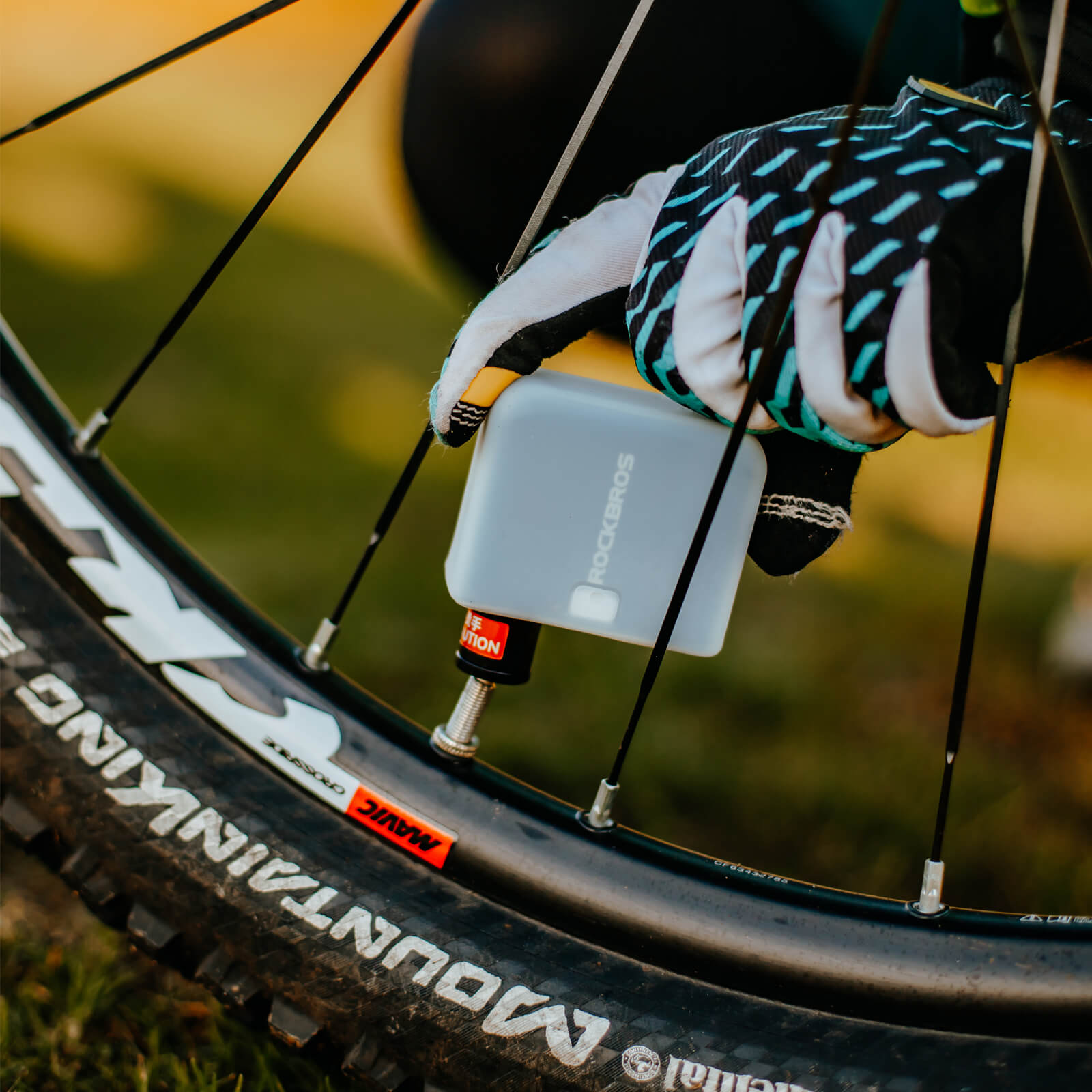 rockbros High-quality bicycle tyre inflator for home or on-the-go