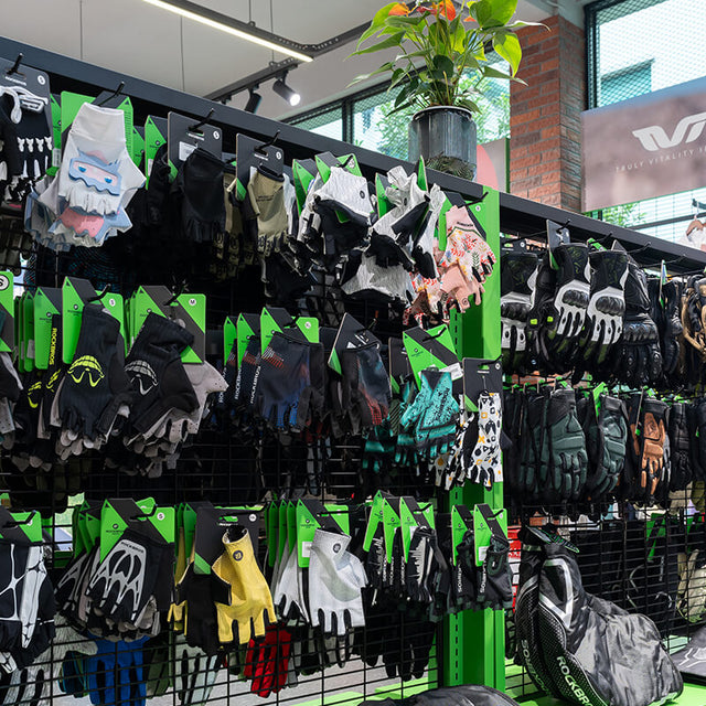 ROCKBROS cycling gloves display