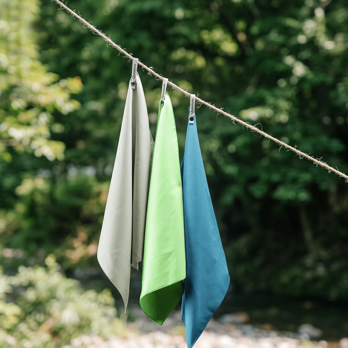 Qunature quick-dry antibacterial camping towel.
#colour_green