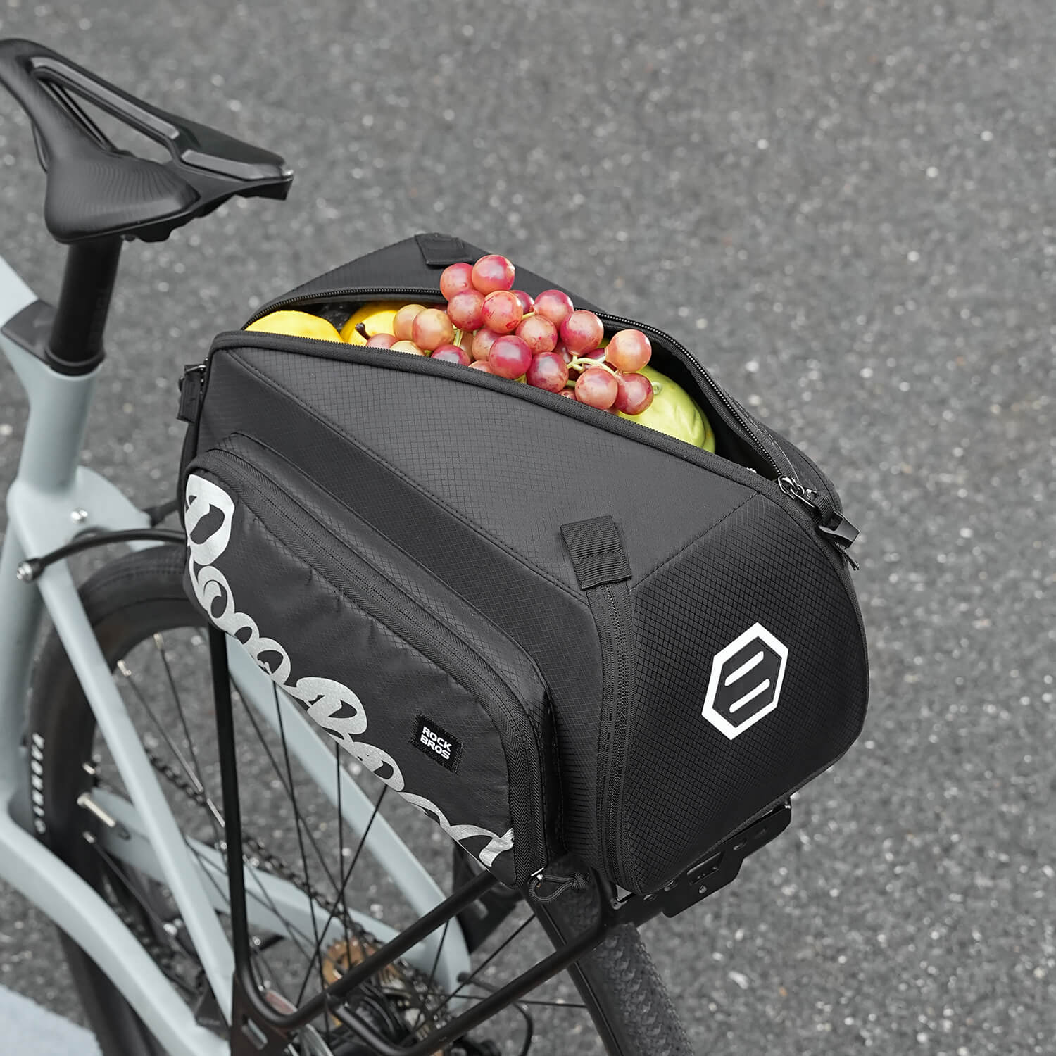 rockbros morph one-piece bike pannier bag for cycling storage.
#option_With Side Pocket (14.96L)