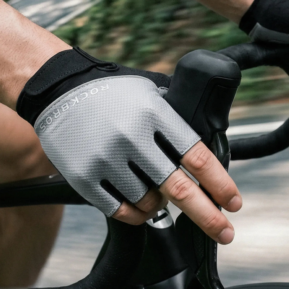 ROCKBROS S424 summer half-finger cycling gloves with breathable design.
#colour_grey